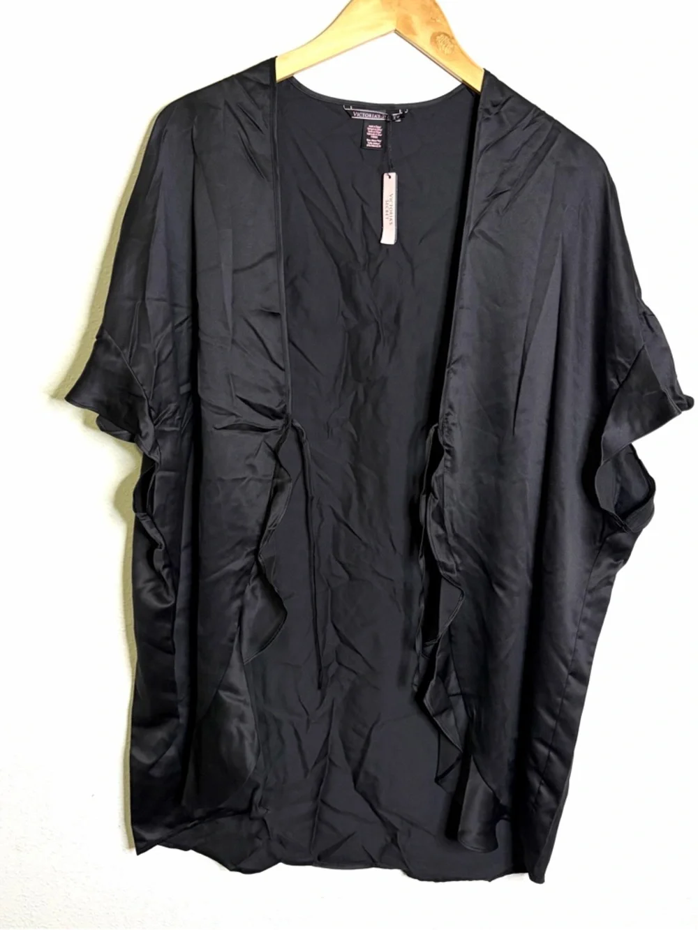 New Victoria's Secret Black Satin Kimono Robe short sleeve Love one size